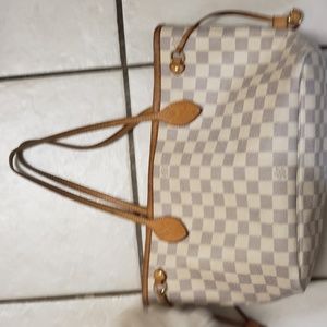 Louis Vuitton Neverfull PM